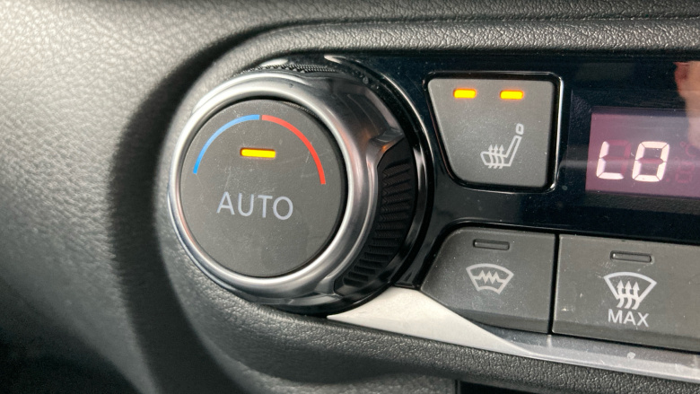 Nissan Juke 1.0 DiG-T 114 Tekna 5dr Petrol Hatchback